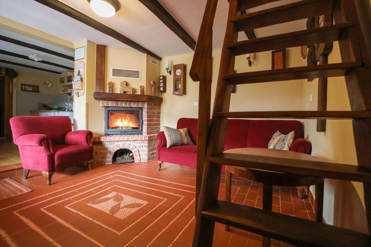 Country House With A Pool In Medvednica Nature Park ザグレブ エクステリア 写真