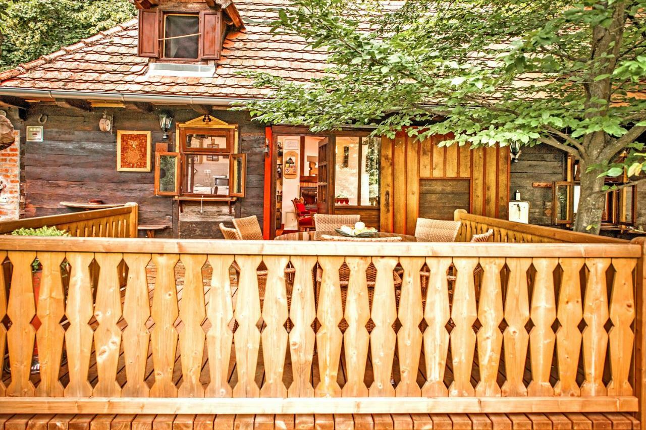 Country House With A Pool In Medvednica Nature Park ザグレブ エクステリア 写真